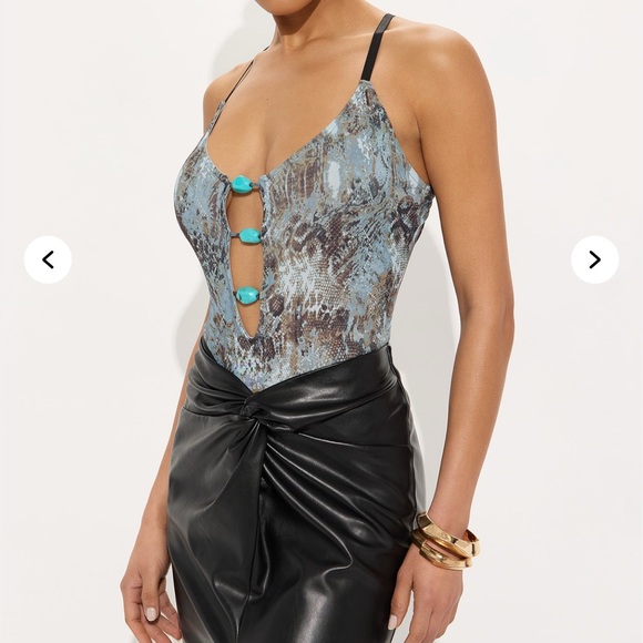 Tops - Fashion Nova Elegant Blue Patterned Women's Bodysuit